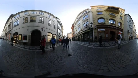 360 VR view at tourists walking on a street in Prague, Czech republic 動画素材 120953562