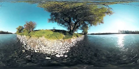 360 VR Virtual Reality of a river flows over rocks in this beautiful mountains Vidéo 73353739