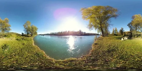 360 VR Virtual Reality of a river flows over rocks in this beautiful mountains Vidéo 79343154