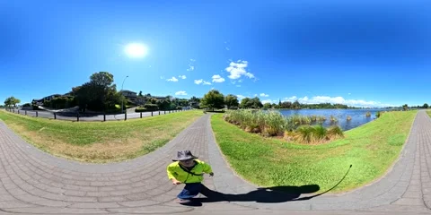 360VR Hamilton Lake - Open Grassy Lakeside Lawn, Hamilton, New Zealand Video stock 334529852