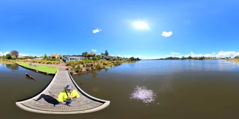 360VR Hamilton Lake - Open Lakefront Promenade, Hamilton, New Zealand Video stock 334533736