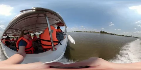 360VR Speedboat on Saigon River Video stock 107344837