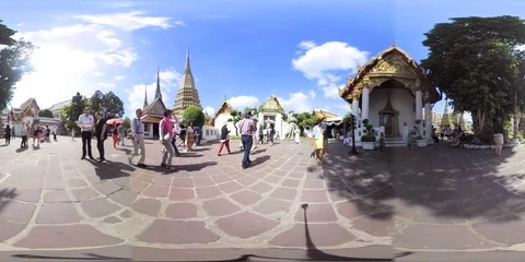 360VR - Tourists Explore Wat Pho Buddhist Temple in Bangkok, Thailand 스톡 동영상 78615701