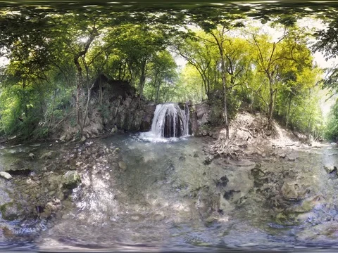 360VR Waterfall 動画素材 75793540
