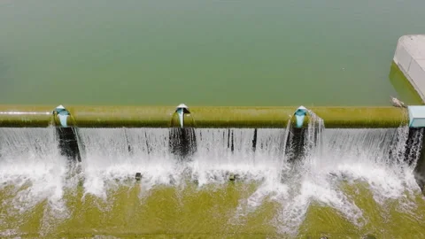 38.Time lapse shooting of a small waterfall Stockbeeldmateriaal 303513726