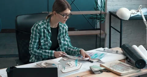 3d architect working in office with building 3D model. Engineer inspect building Vídeos de archivo 153694643