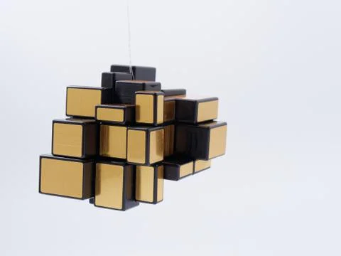 3d cubes of different sizes in a pyramid on a white background Illustrazione stock