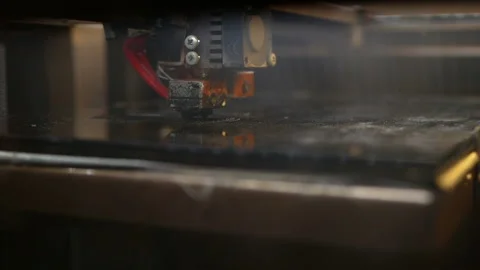 3D diy printer printing plastic mechanical parts . Video stock 116100028