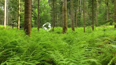 3d earth recycle planet inside green forest landscape Stockbeeldmateriaal 334079137