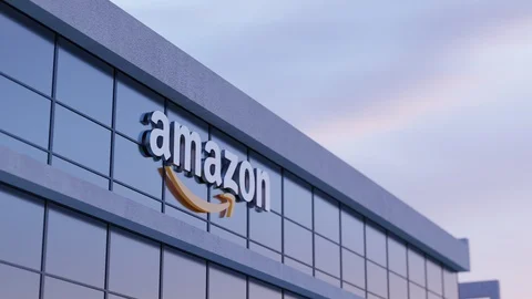 3D Hyperlapse of Amazon Logo Office Building Sunset Vídeos de archivo 108627476