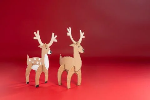 3D paper model of deer, assembled with notches, cut and folded cardboard, c.. 스톡 사진