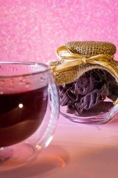 3D printed chocolates in a festively packed glass jar Foto stock