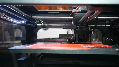 3d printer creates the first layer 動画素材 89906607