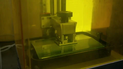 3D printer makes the artificial dentures for teeth replacement procedure 動画素材 256604321