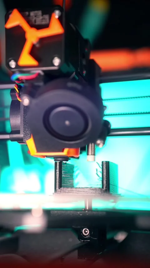 3D Printer Nozzle Extruding Layers on Small Object, Macro Close-Up Video stock 282092675