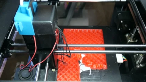 3d printer in the process of modeling 動画素材 89941071