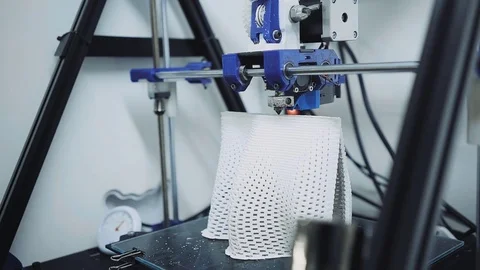 3d printer at work Видео 72783461