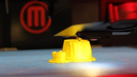 3d printing on a 3D MakerBot Video stock 41504156