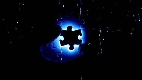 3d puzzle game transition effect, white pieces falling down from the center, Video stock 336248649