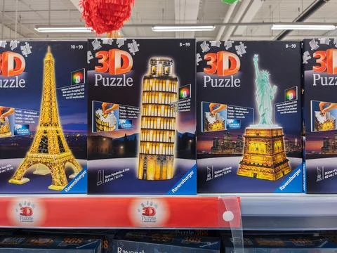 3D Puzzle Kits Featuring Iconic World Landmarks Stock Photos