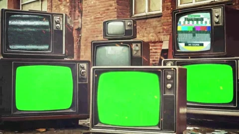 3d render of multiple Retro-vintage analog TV set with Noise, Green Screen Vídeos de archivo 277193931