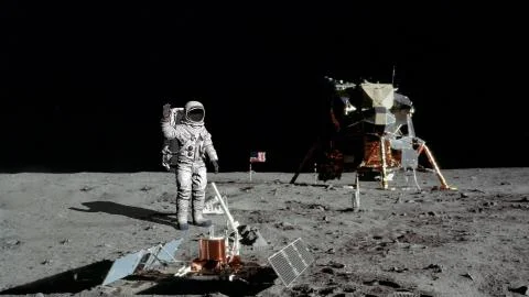 3D rendering. Astronaut walking on the moon. CG Animation. Elements of this i Illustrazione stock