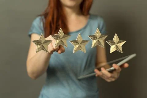 3d rendering of a review icon and rating stars showing  feedback Illustrazione stock