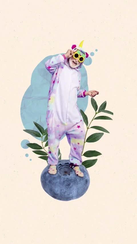 3d sketch motion trend collage video of happy old man wear kigurumi blueberry Video stock 311504137