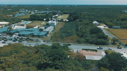 3pm School traffics Sunland school Freeport, Grand Bahama. April 20th 2026 Vídeos de archivo 336699715