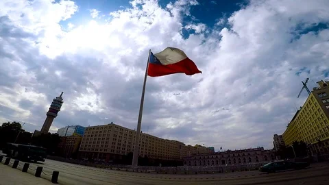4 Big Beautiful Chile Flag at Palacio de La Moneda Slow Motion GOPR0815 Vídeo Stock 88476487