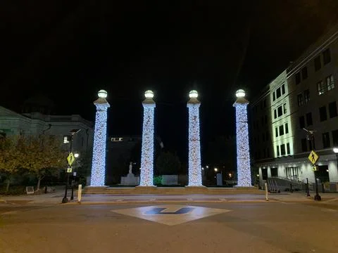 4 doric columns at Boone County Court House Stock Photos