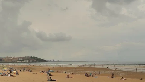 4 k Timelaps frame posterise fasted video with view of Cnatabrian Sea city Stock Footage 92483379