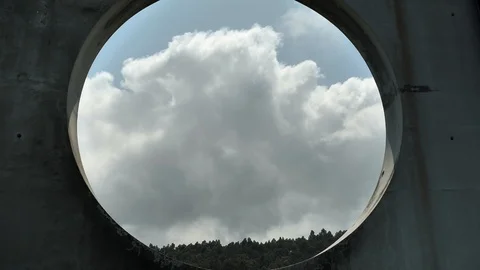 4 k Timelaps frame posterise fasted video with view of abstract concrete wall Vídeo Stock 92483564