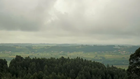 4 k Timelaps frame posterise fasted video with view of speed moving clouds over 動画素材 92483666