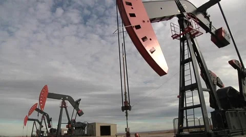 4 large Pumping Units Stock-Footage 43031517