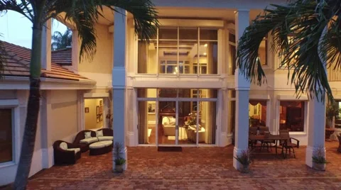 40 St Thomas reverse dolly over pool low altitude view backyard Video stock 55288592