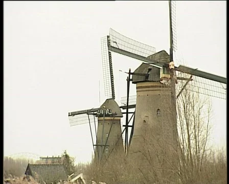 43 Kinderdijk windmills Stock Footage 371139