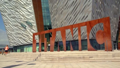 4K 25FPS video of the front signage at Titanic Belfast in Northern Ireland 動画素材 324693057