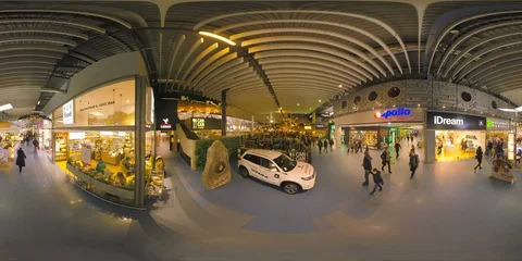 4K 360 VR video, crowd of people in shopping mall on black friday 스톡 동영상 105425880