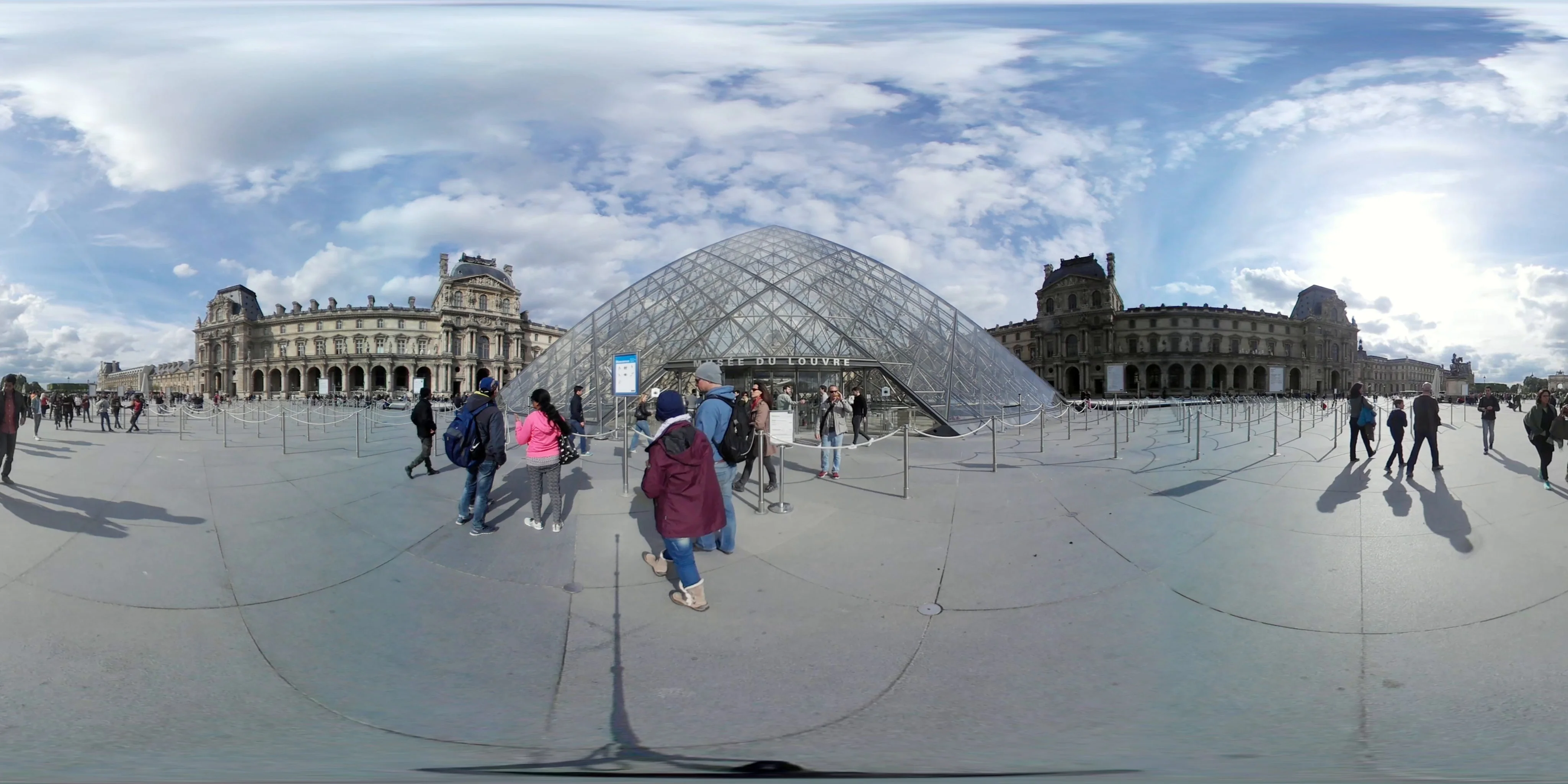 4K 360 VR Video of Louvre Museum Pyramid... Stock Video |
