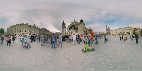 4K 360 VR video Poland Krakow old town architecture Market Square Townhall. 스톡 동영상 106186424