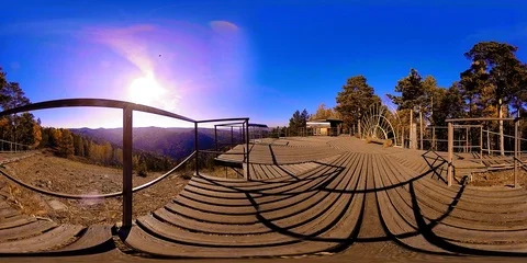 4K 360 VR virtual Reality of a beautiful mountain scene at the autumn time. Wild Vidéo 96351333