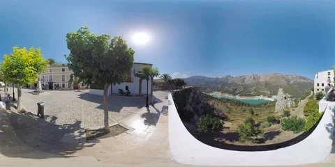 4K 360VR video, Spain architecture picturesque village on high cliff Guadalest. Vídeo Stock 105853191