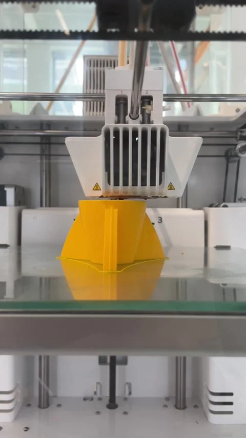 4K, 3D printer is printing a rocket model Video stock 253425373