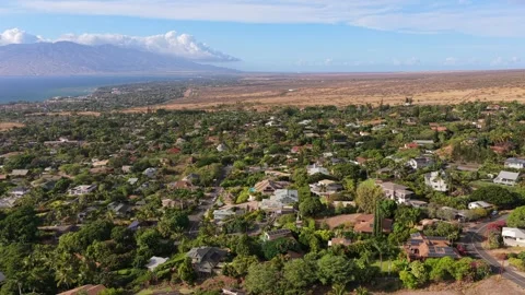 4K 60fps Aerial Drone Reverse Flight Over Maui Meadows Near Wailea Stock-Footage 340491920