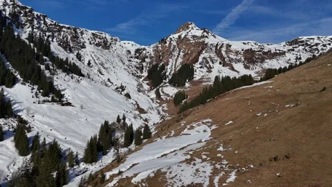 4K 60fps Cinematic Drone Backward Flight in Talschluss Lengau, Austria Vídeos de archivo 331530846