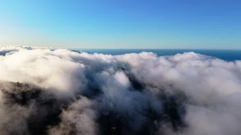 4K 60FPS Drone Flight Above Clouds Over Deep Blue Sea | Cinematic Vídeos de archivo 334308656