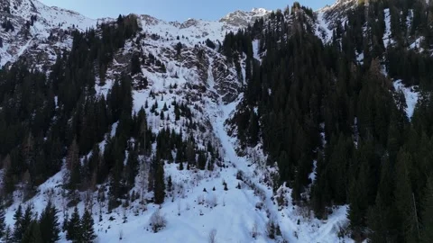 4K 60fps Drone Flight Towards Hidden Waterfall in Talschluss Lengau Vídeos de archivo 331440299