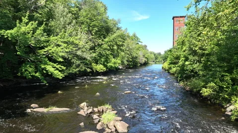 4K 60FPS Flying Slowly Down the Ware River part 3/5 動画素材 250088266