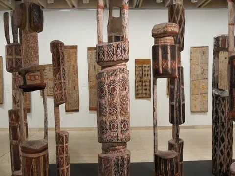 4k Aboriginal art inside art gallery of NSW in Sydney Stock Footage 83467477